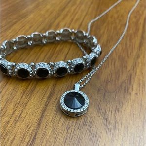 Necklace and bracelet set